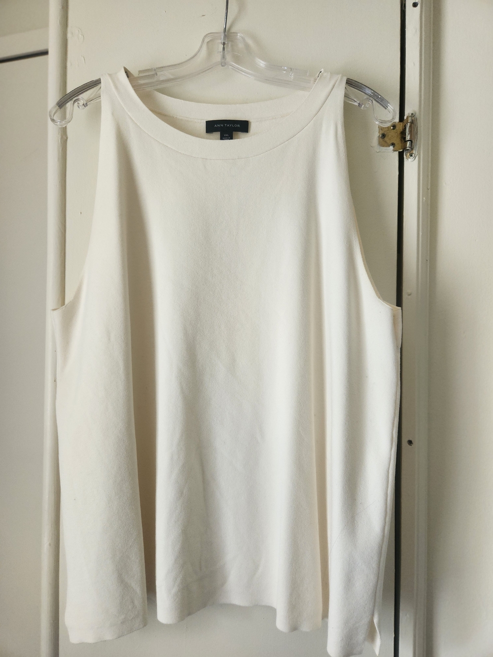 Ann Taylor Cream Sleeveless Swing Tank